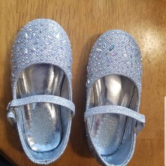 Size 6 Dream Pairs by Toetos Rhinestone Shoes - Picture 1 of 3